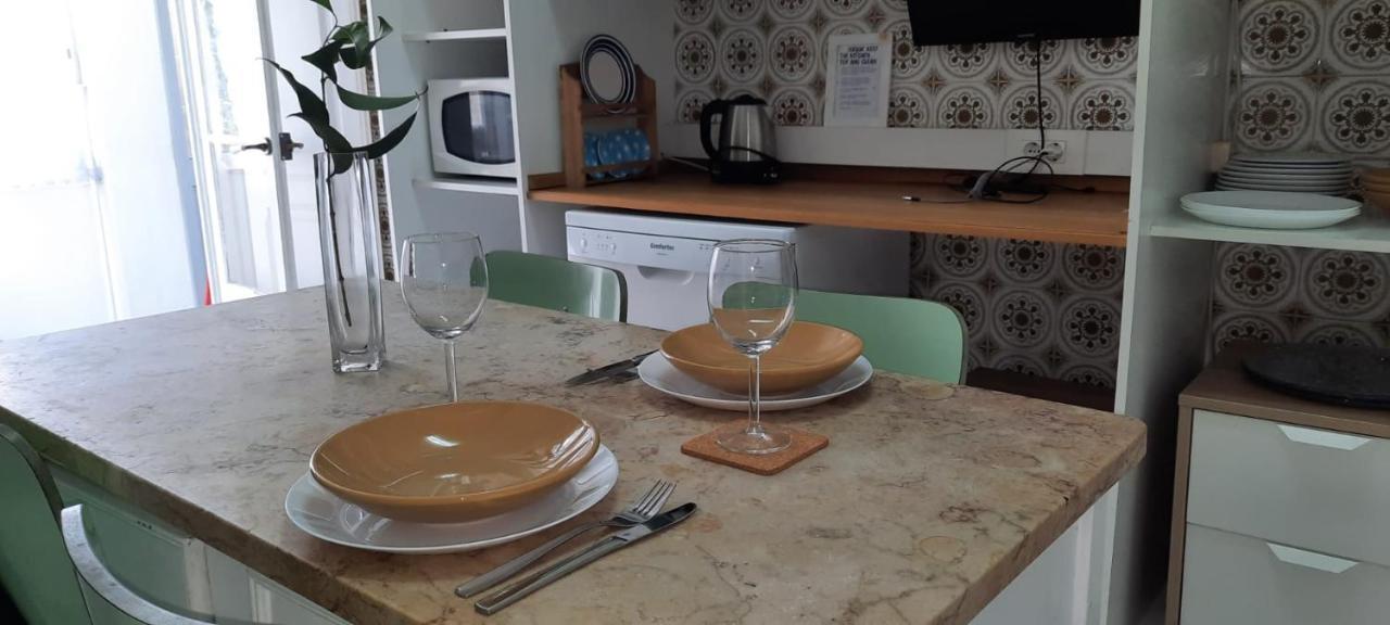 Sunny Terrace Apt, Close To Downtown! 2 Bedroom Flat Lisboa エクステリア 写真